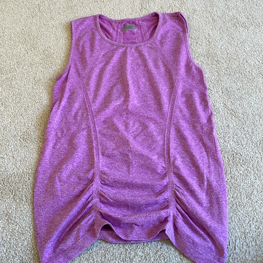 Athleta sleeveless shirt